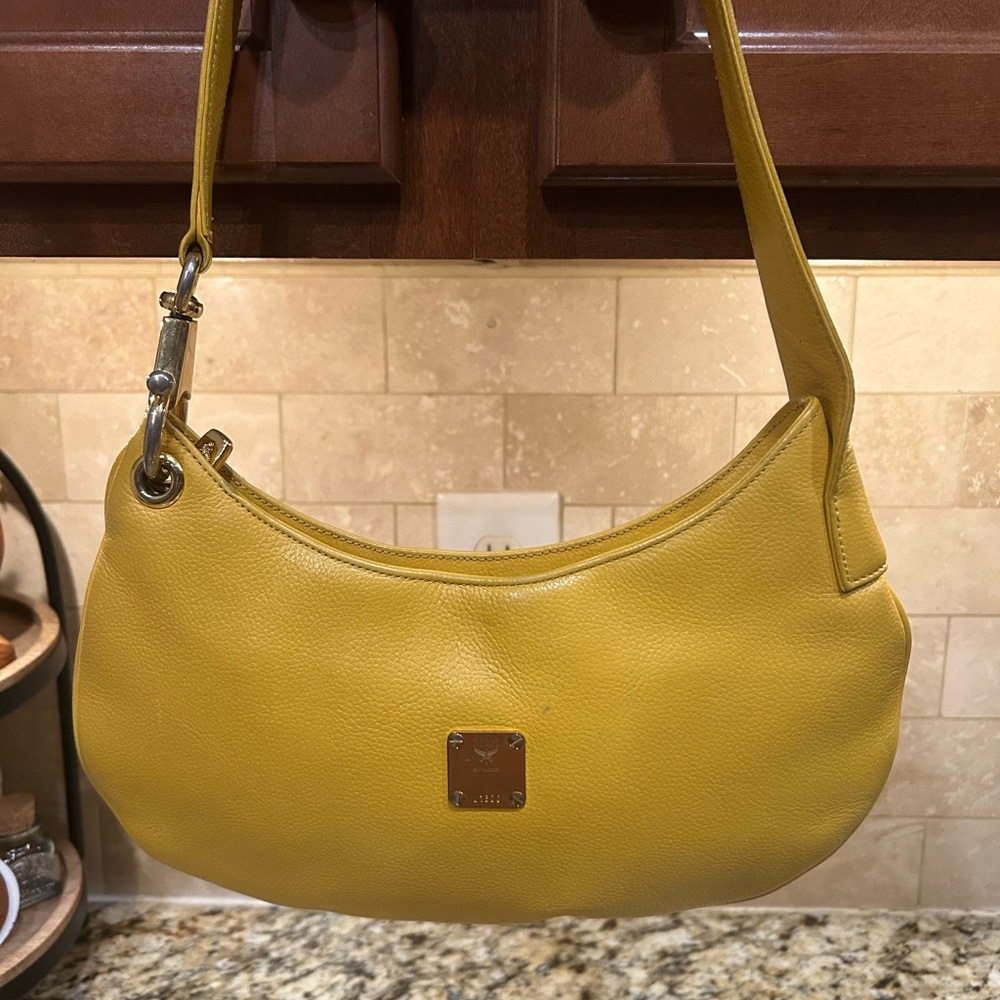 MCM yellow shoulder bag. - Picture 1 of 13